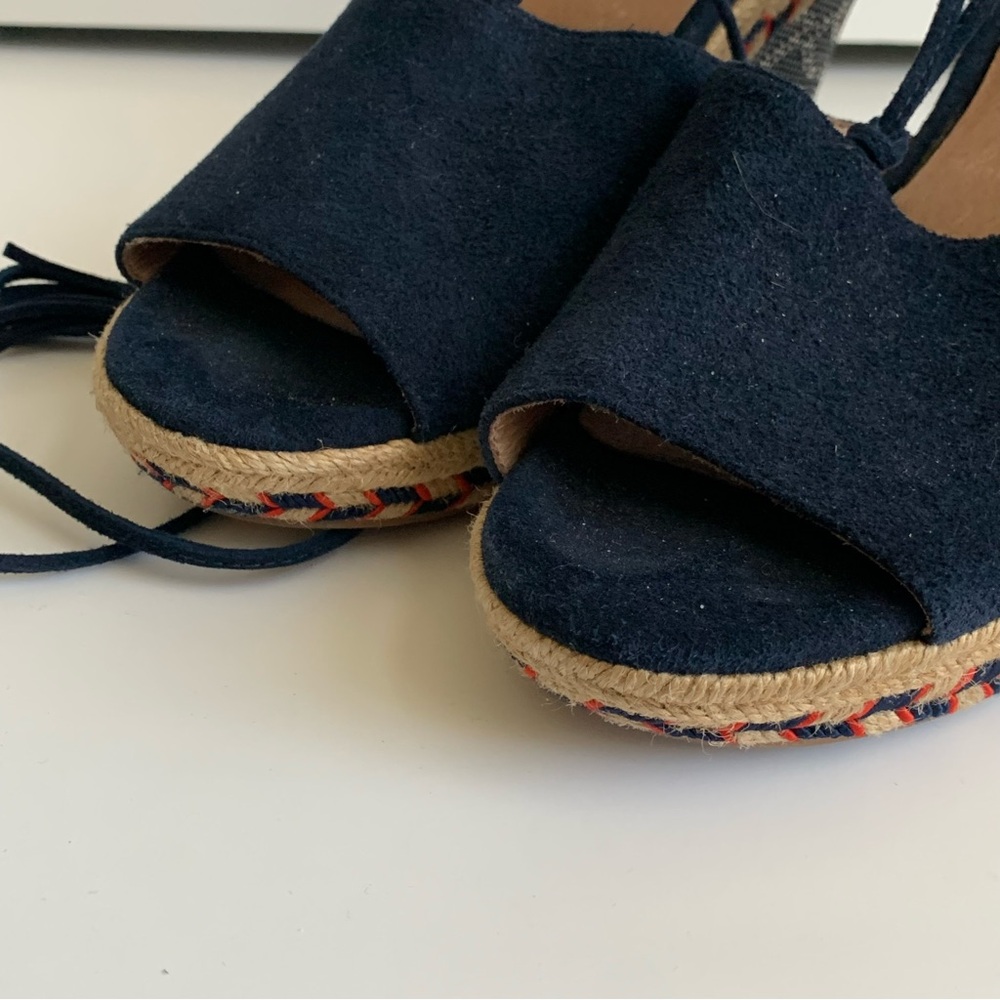 CAbi Isla Wedge Sandals Size 9M Navy Blue Ikat Suede Ankle Tie Tassels - Picture 6 of 11